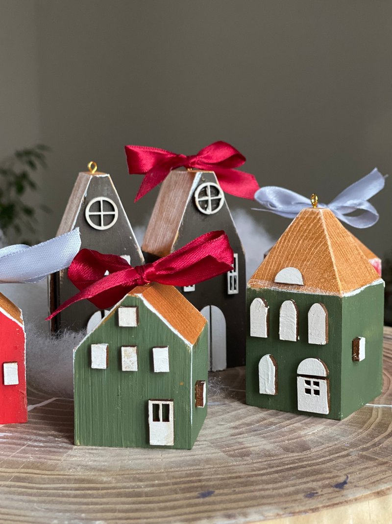 Set of 6 Wooden Christmas Ornament Houses Craft Kit, Handpainted Christmas Town - 插画/绘画/写字 - 木头 咖啡色