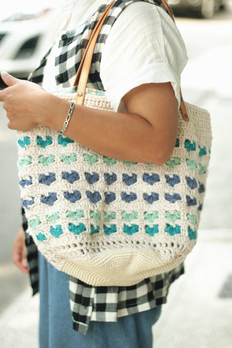 【好日手作】手工编织 。夏日棉麻BOHO 爱心编织手提包 - 侧背包/斜挎包 - 棉．麻 多色