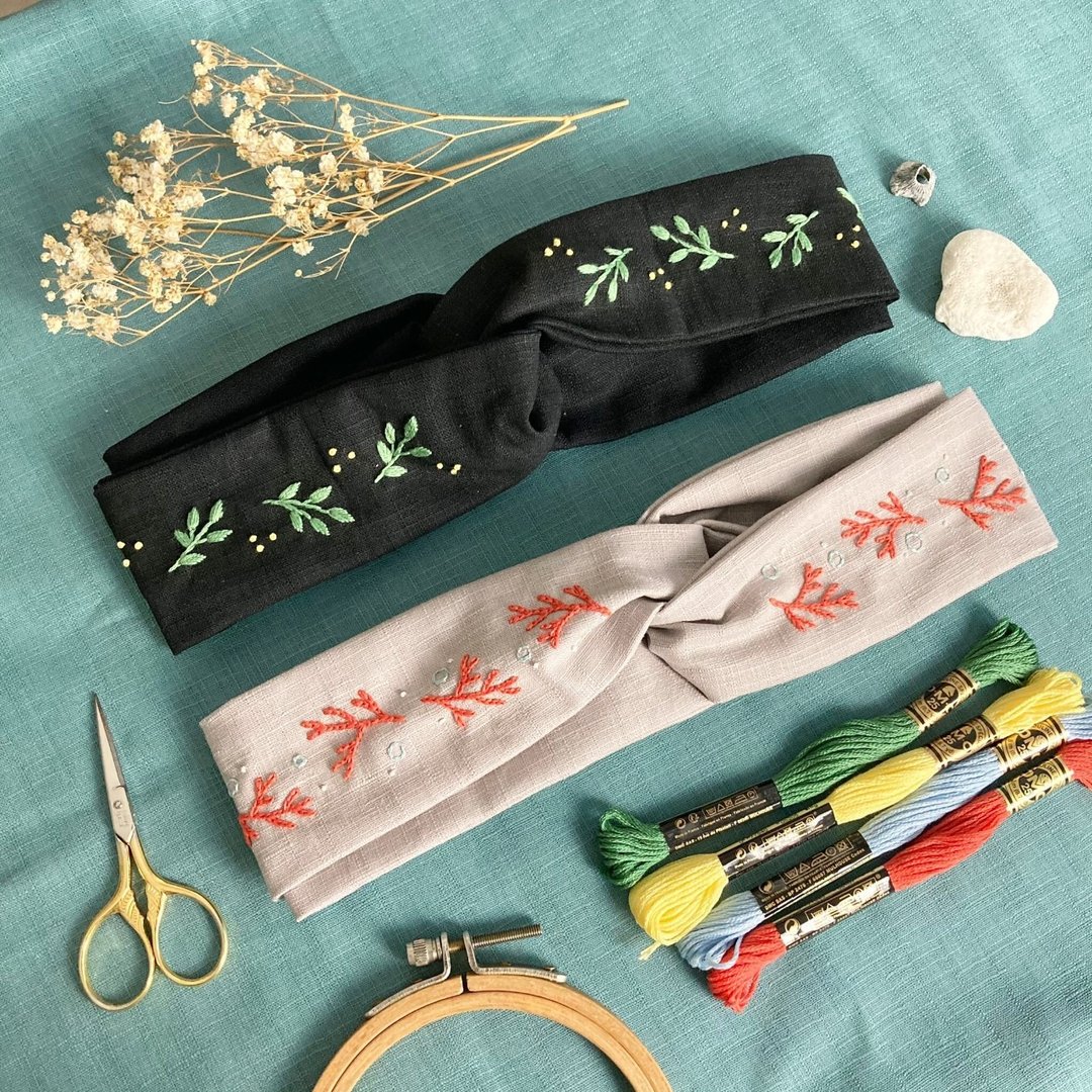 绿叶点点和泡泡珊瑚简单色纽结刺绣发带 - 发带/发箍 - 棉 多色