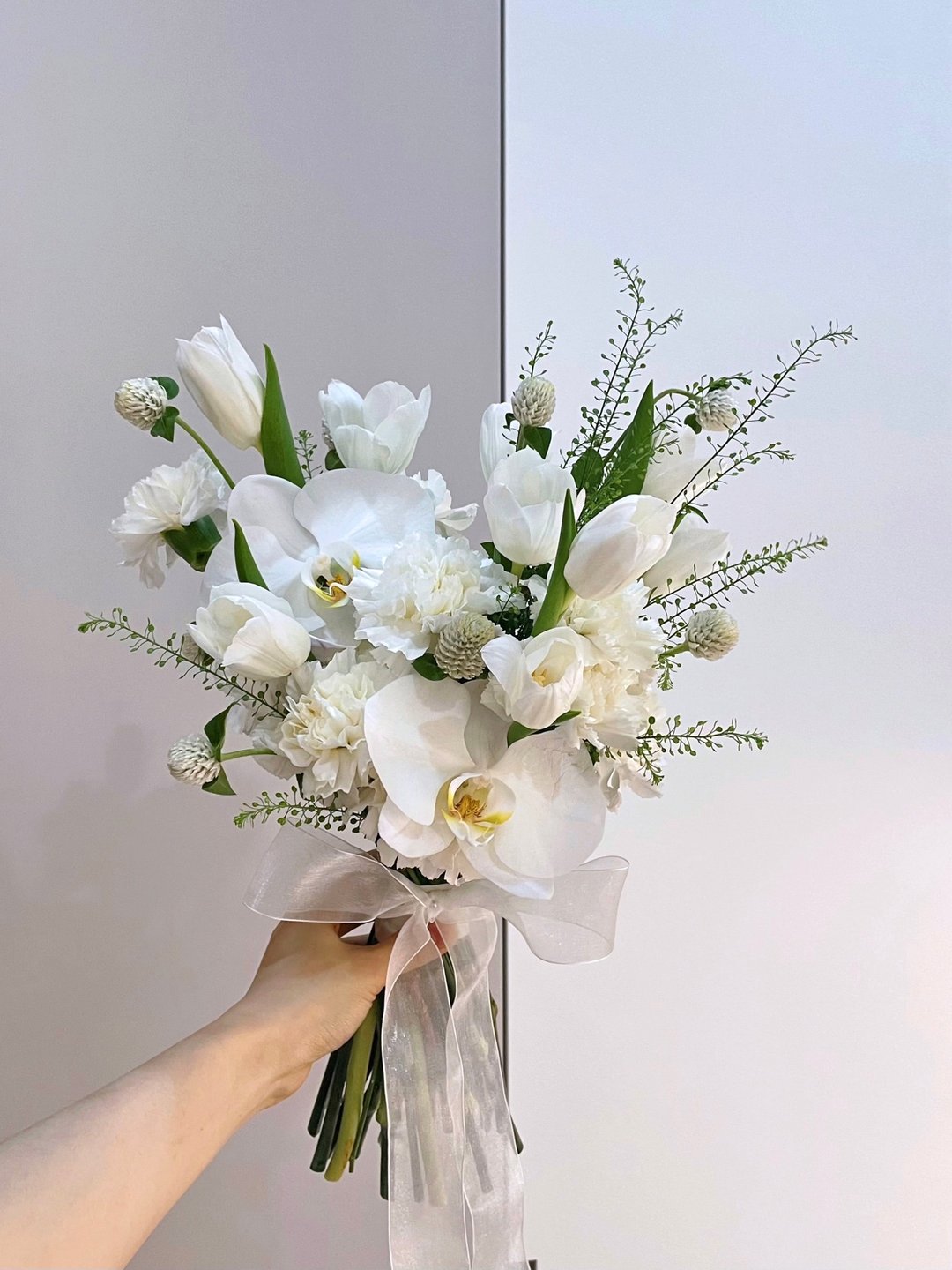 【鲜花】白绿色郁金香蝴蝶兰韩式鲜花捧花 - 其他 - 植物．花 白色