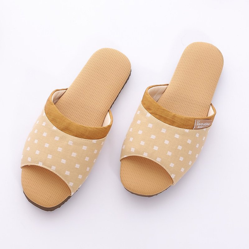 【维诺妮卡】抗菌消臭 粉漾文青铜纤维室内拖鞋-卡其 - 室内拖鞋 - 其他材质 