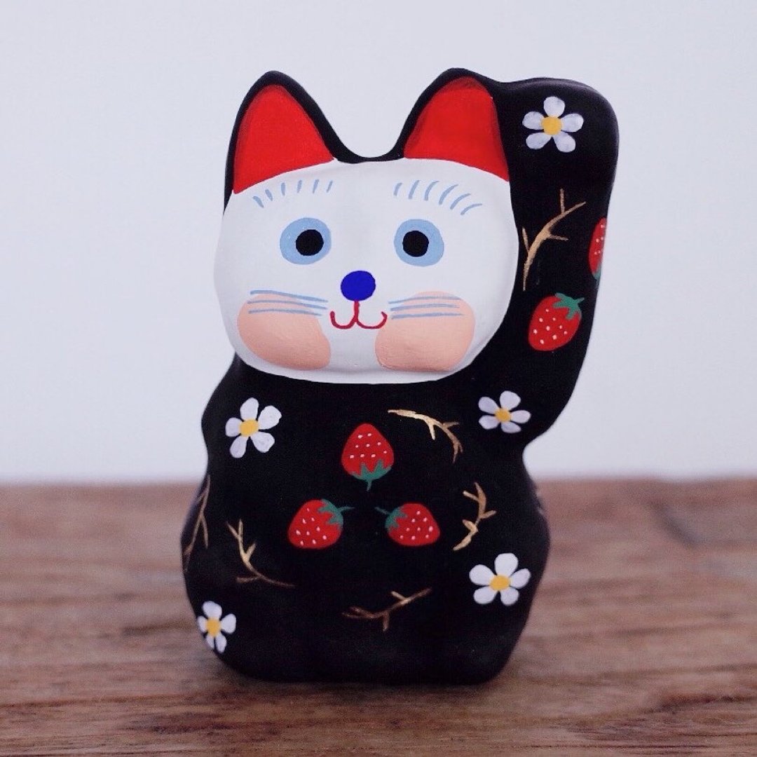 Lucky Cat Strawberry Pattern Left hand beckoning - 玩偶/公仔 - 纸 