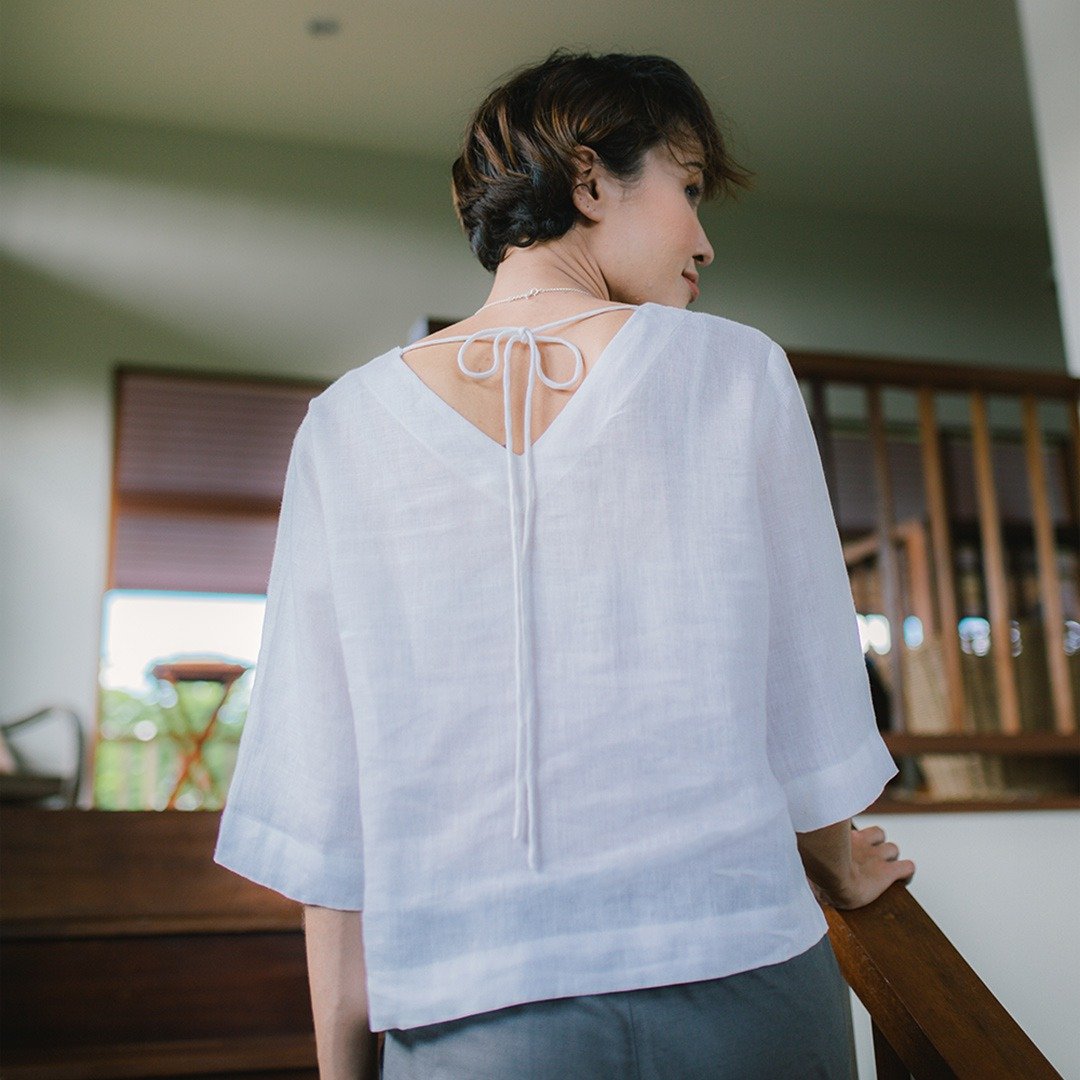 Linen White Blouse, Three Quarter, V Neck Linen Blouse ,V Harmony - 女装上衣 - 棉 白色