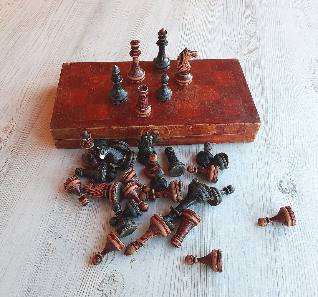 Antique small Russian chess set weighted - wooden old Soviet chess 1950s - 桌游/玩具 - 木头 