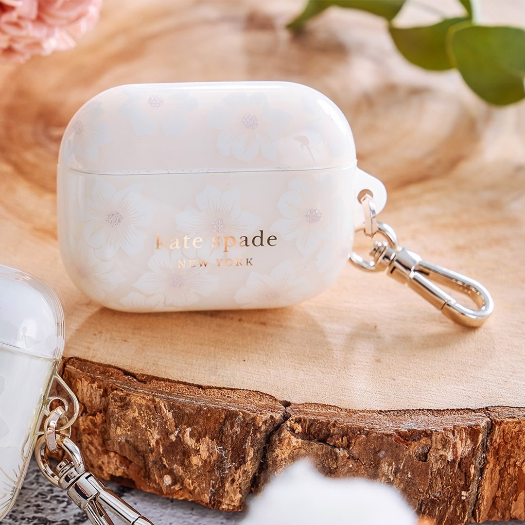 【kate spade】AirPods Pro 精品耳机套 经典蜀葵 - 耳机收纳 - 塑料 白色