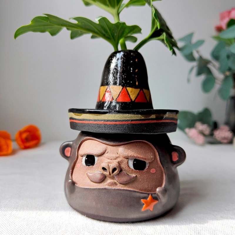 Cute animal vase, Mexican cowboy Monkey. Handmade ceramic. - 花瓶/陶器 - 陶 
