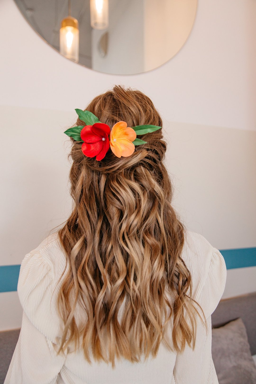 Exotic flowers hair comb, red orange plumeria tropical hair clip, hawaii wedding - 发饰 - 其他材质 红色
