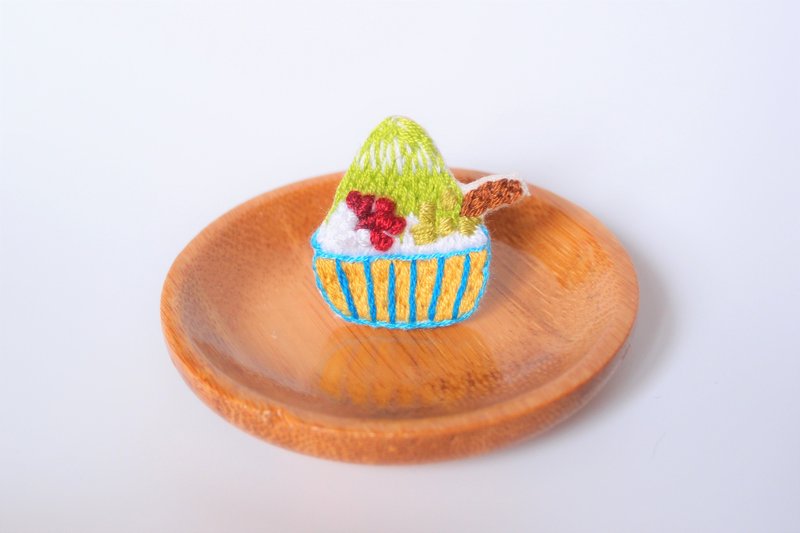 甜点系列 I 抹茶红豆丸子 刺绣 扣针 胸针 别针 心口针 - 胸针 - 绣线 绿色