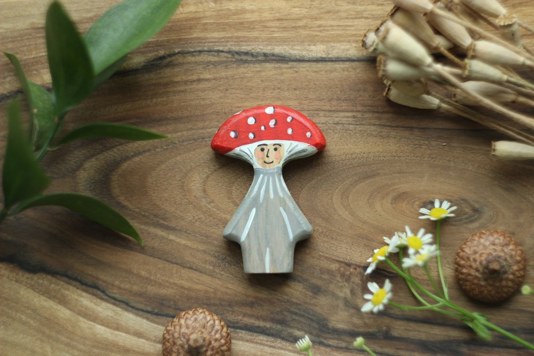 Wooden gnome Amanita. Wooden dolls. Wooden fairytale toys. - 玩具/玩偶 - 木头 红色