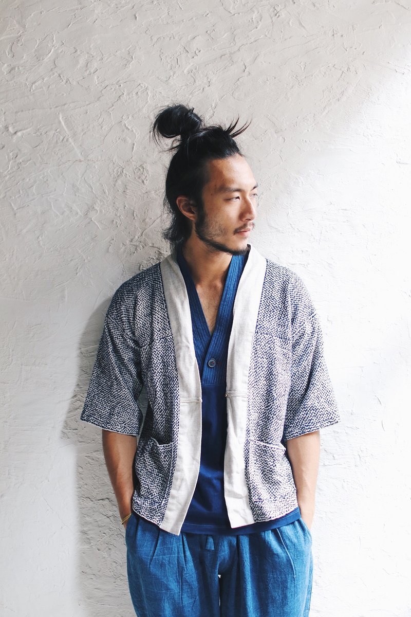 Omake手工缝线长领小铜扣外套(白底蓝线) - 男装外套 - 棉．麻 白色