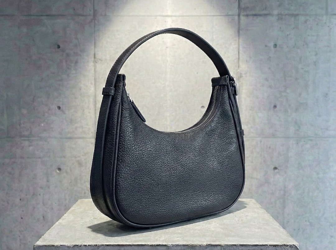 Vulcan HOBO S size 弯月包 黑色 意大利摔纹植鞣牛皮 black 现货 - 侧背包/斜挎包 - 真皮 黑色