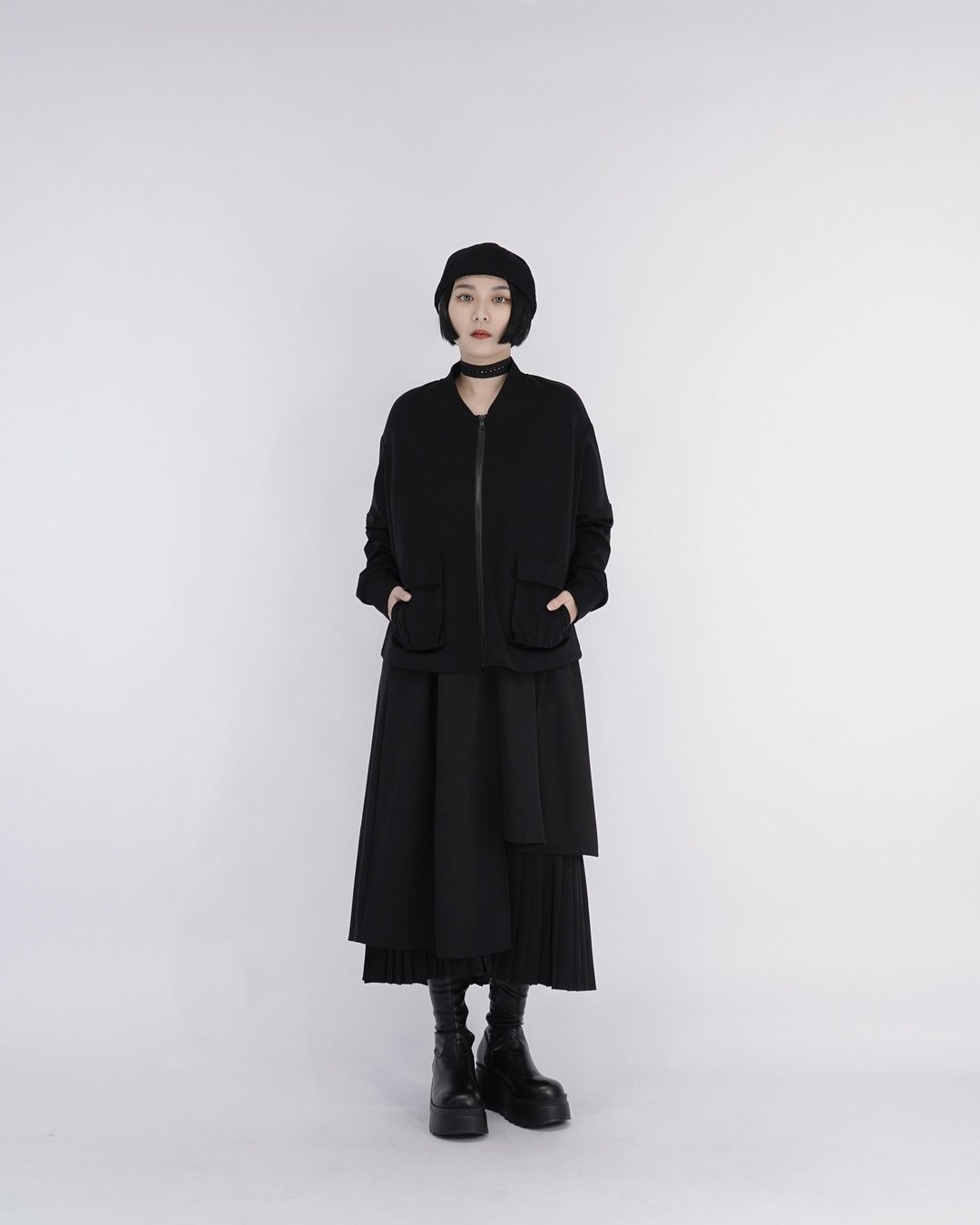 MUKK DESIGN 立体口袋短版外套 - 女装休闲/机能外套 - 棉．麻 黑色