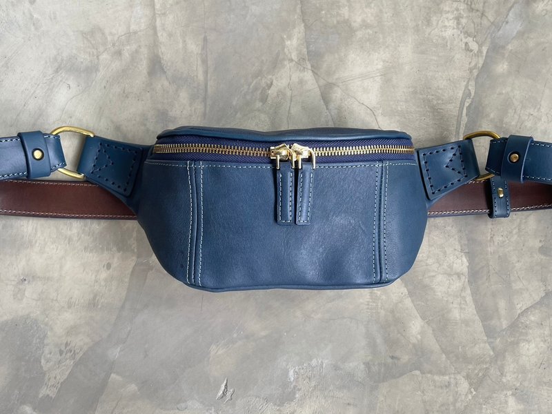 Vulcan Sling bag 胸包 腰包  现货 意大利摔纹植鞣牛皮 海军蓝 S - 侧背包/斜挎包 - 真皮 蓝色