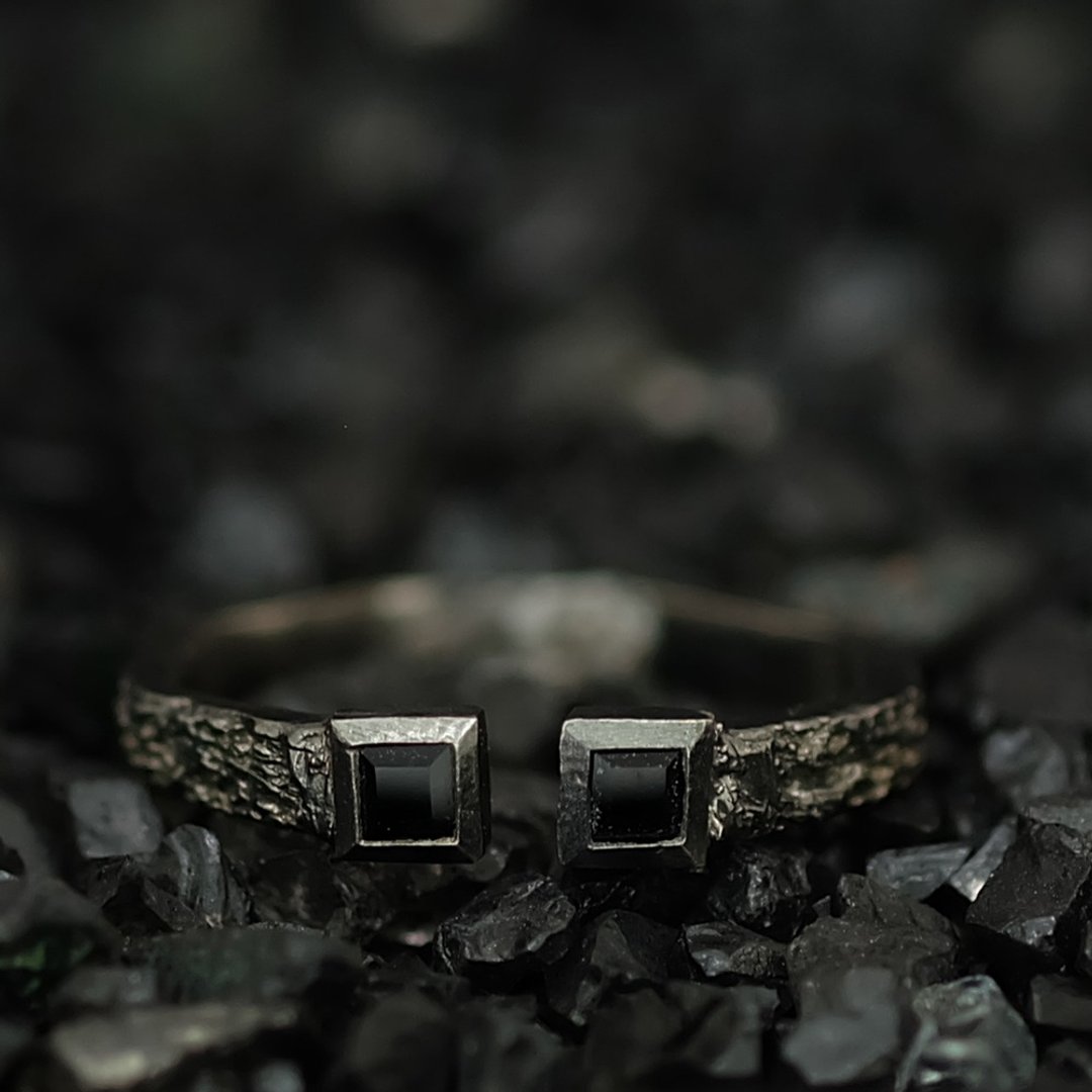 Earth Element Ring - 戒指 - 纯银 黑色