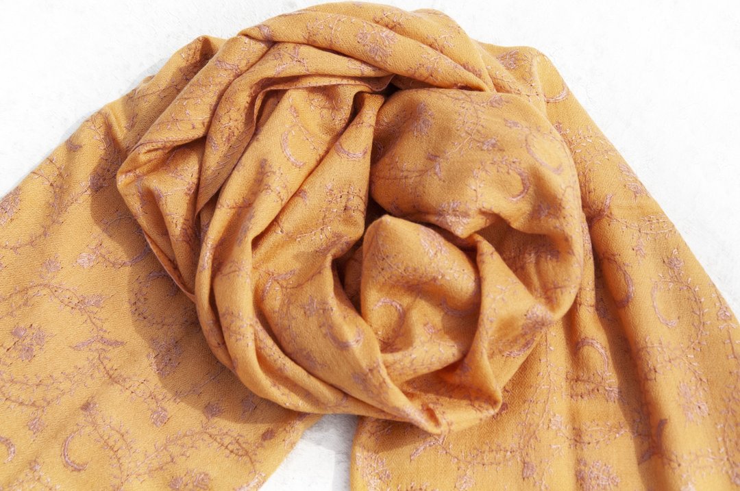 喀什米尔Cashmere/羊绒围巾/纯羊毛围巾披巾/戒指绒披肩-刺绣花朵 - 围巾/披肩 - 羊毛 多色
