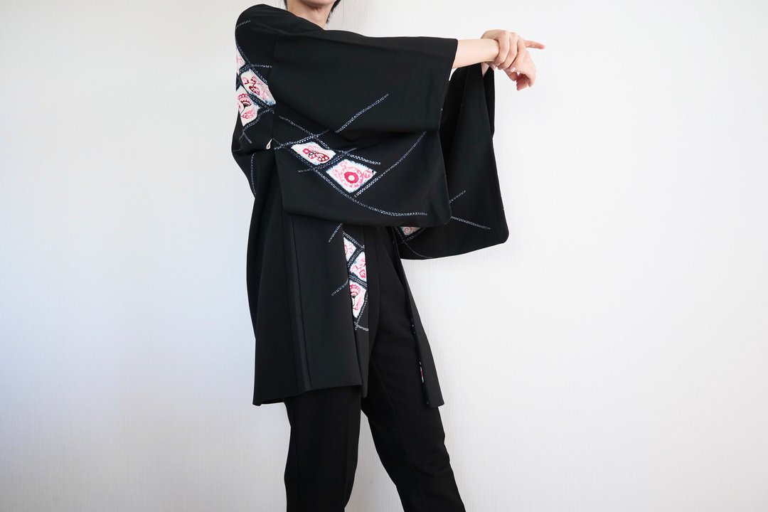 Japanese KIMONO, black kimono, bird haori, authentic kimono, traditional kimono - 女装休闲/机能外套 - 丝．绢 黑色