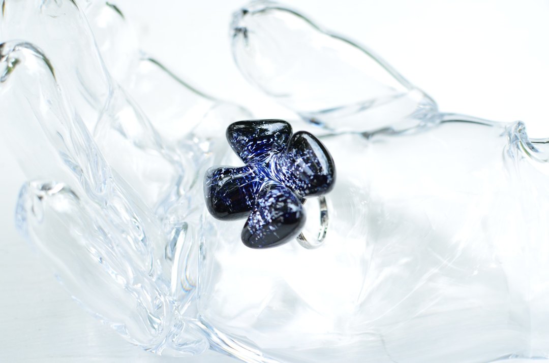 Flower Ring/navy - 戒指 - 玻璃 蓝色