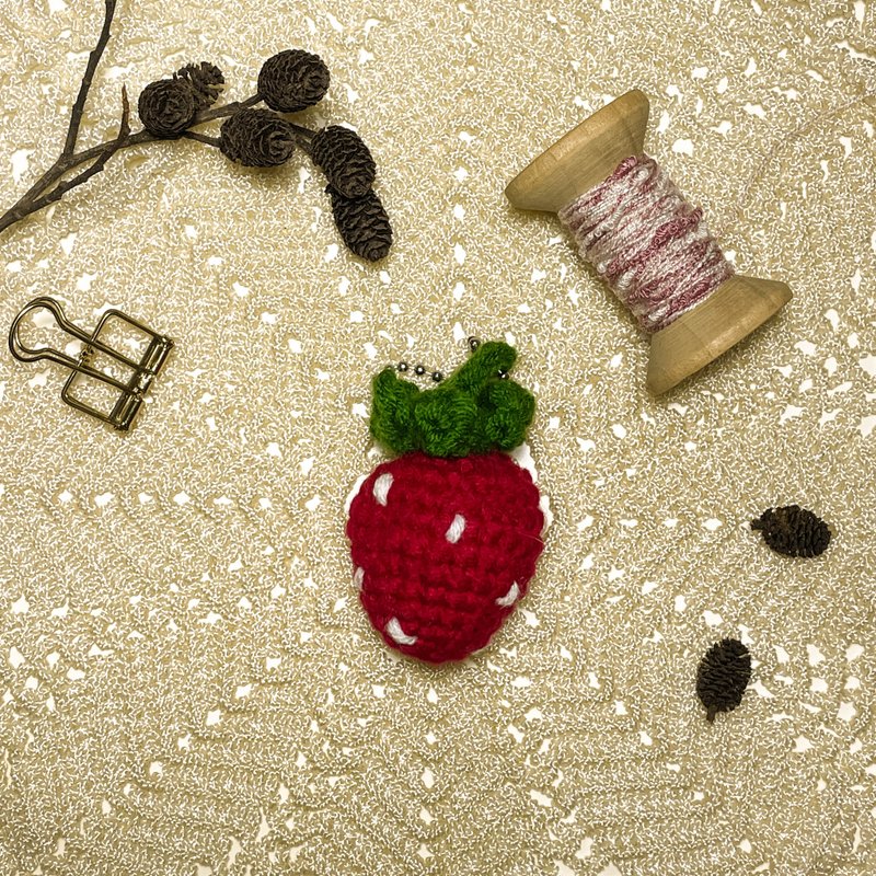 疗愈草莓饰品 - 吊饰 - 棉．麻 