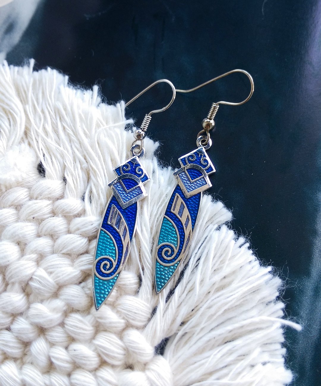 Vintage Jewelry 西洋古董饰品 景泰蓝 图腾蓝底 耳勾 针式耳环 - 耳环/耳夹 - 其他金属 金色