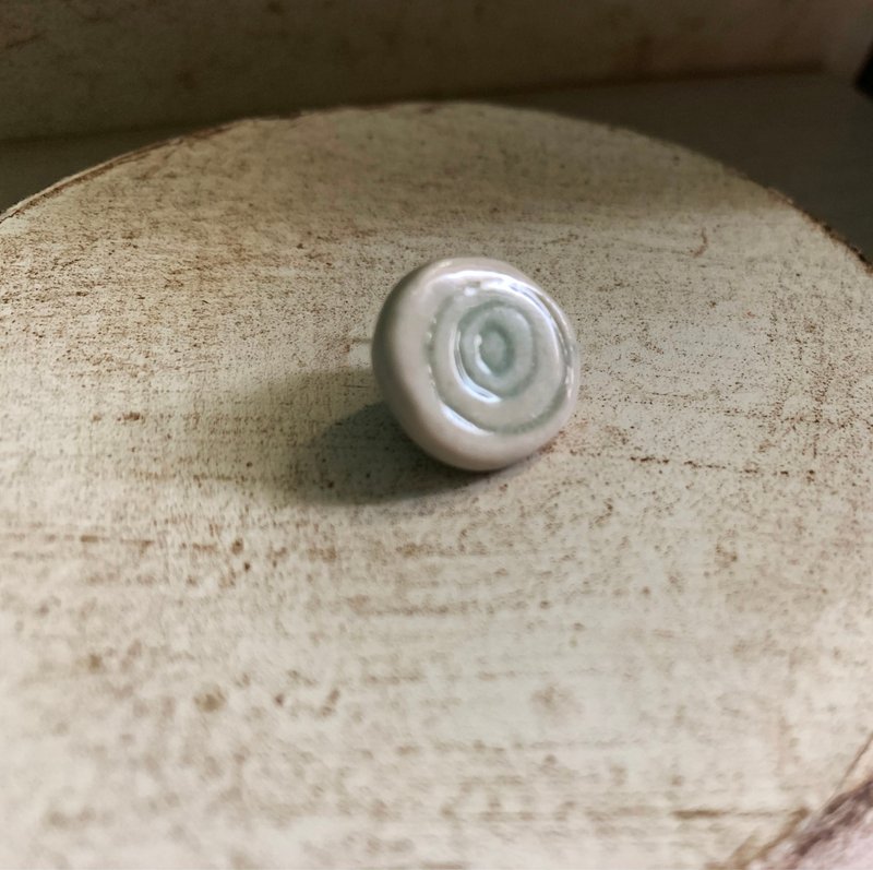 无痕耳环 免耳洞 日本白瓷 自然釉色 无限色调 1350高温烧制 - 耳环/耳夹 - 瓷 