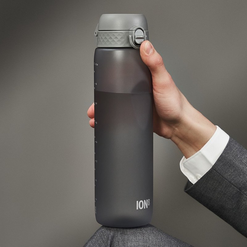 ION8 Extra Large 运动休闲水壶 I8RF1000 (收纳扣环) 1000ml - 水瓶/水壶 - 塑料 灰色