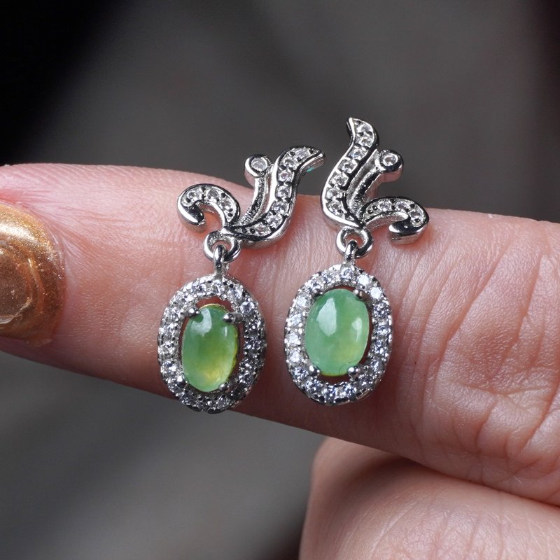 冰绿翡翠蛋面耳钉 925纯银镶嵌 | 天然缅甸玉A货翡翠 | 送礼 - 耳环/耳夹 - 玉石 绿色
