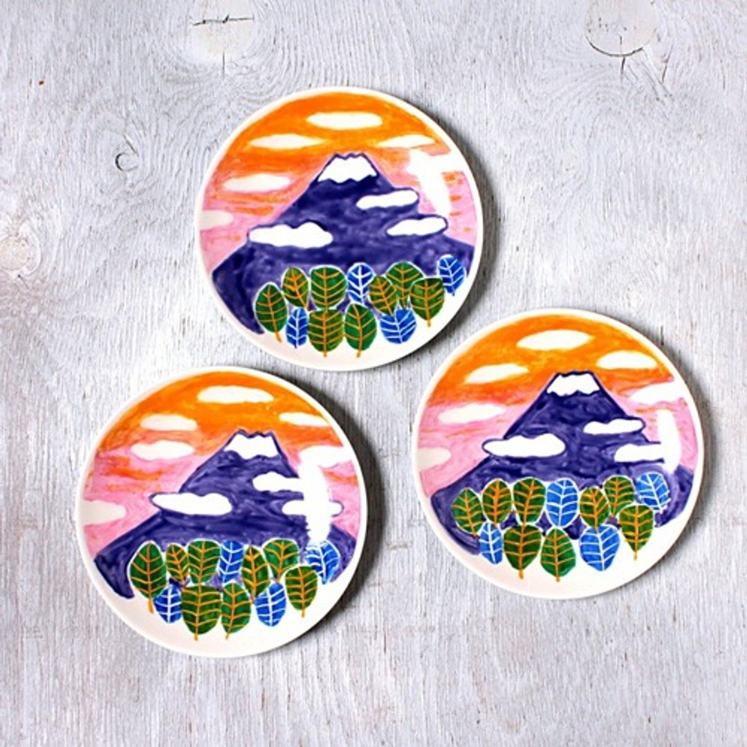 Mt. Fuji in the morning glow (14 cm color plate) - 浅碟/小碟子 - 陶 
