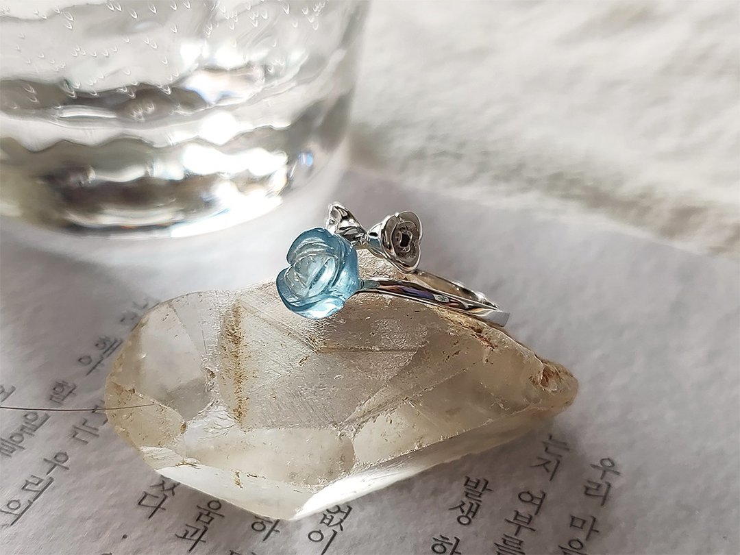 礁岩上的海之花浪  925纯银海蓝宝玫瑰开口戒指 - 戒指 - 水晶 蓝色