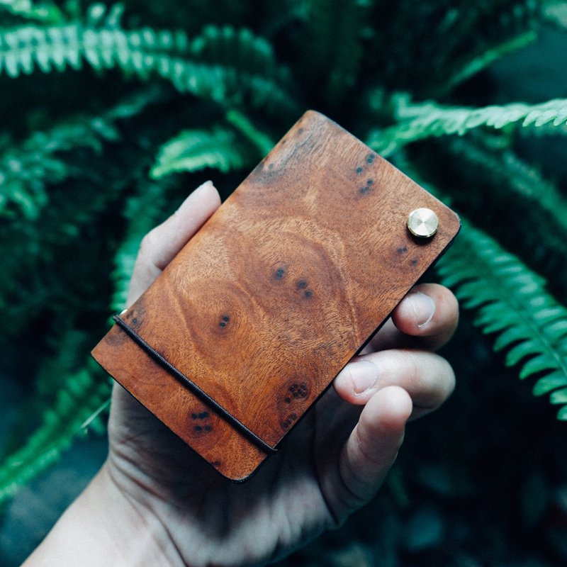 【树革】花樟树革旋转卡片套 - 证件套/卡套 - 木头 红色