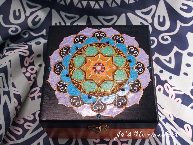 手工彩绘施华洛世奇水钻木盒 - 收纳用品 - 木头 咖啡色