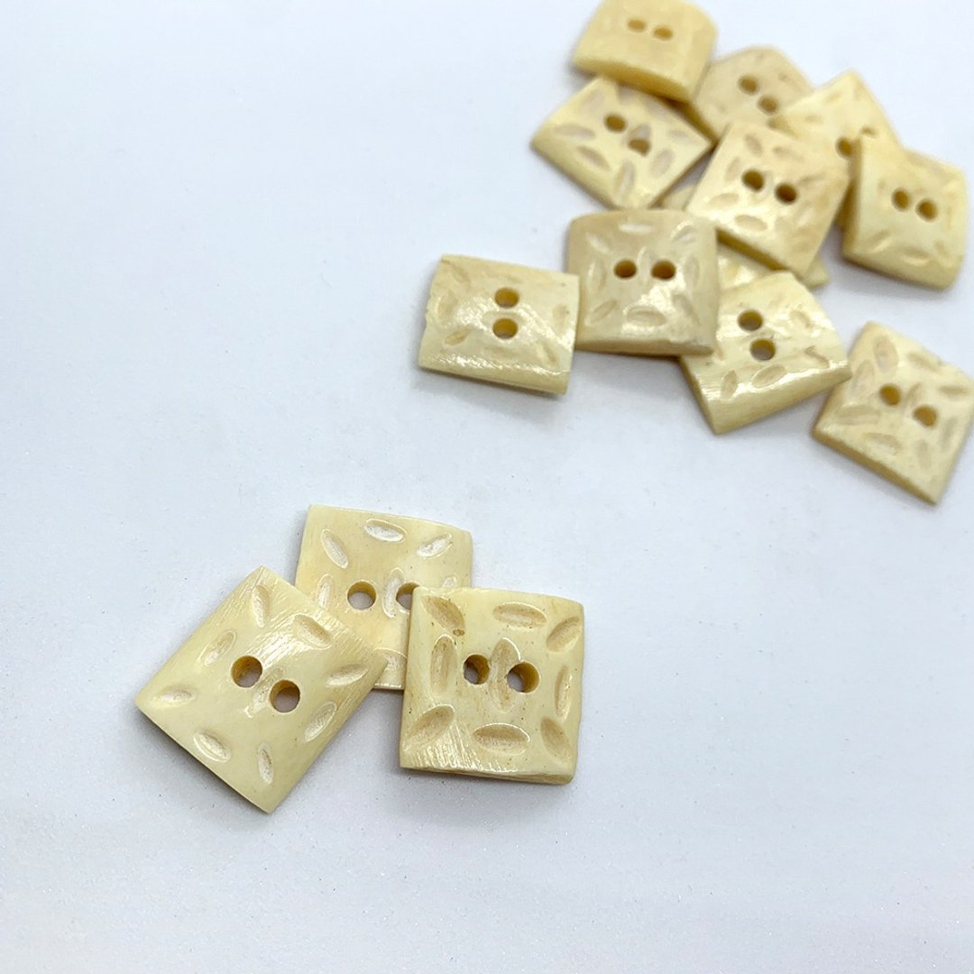Hana Mokuba – 天然手工方形牛骨钮 (一包) - 其他 - 其他材质 