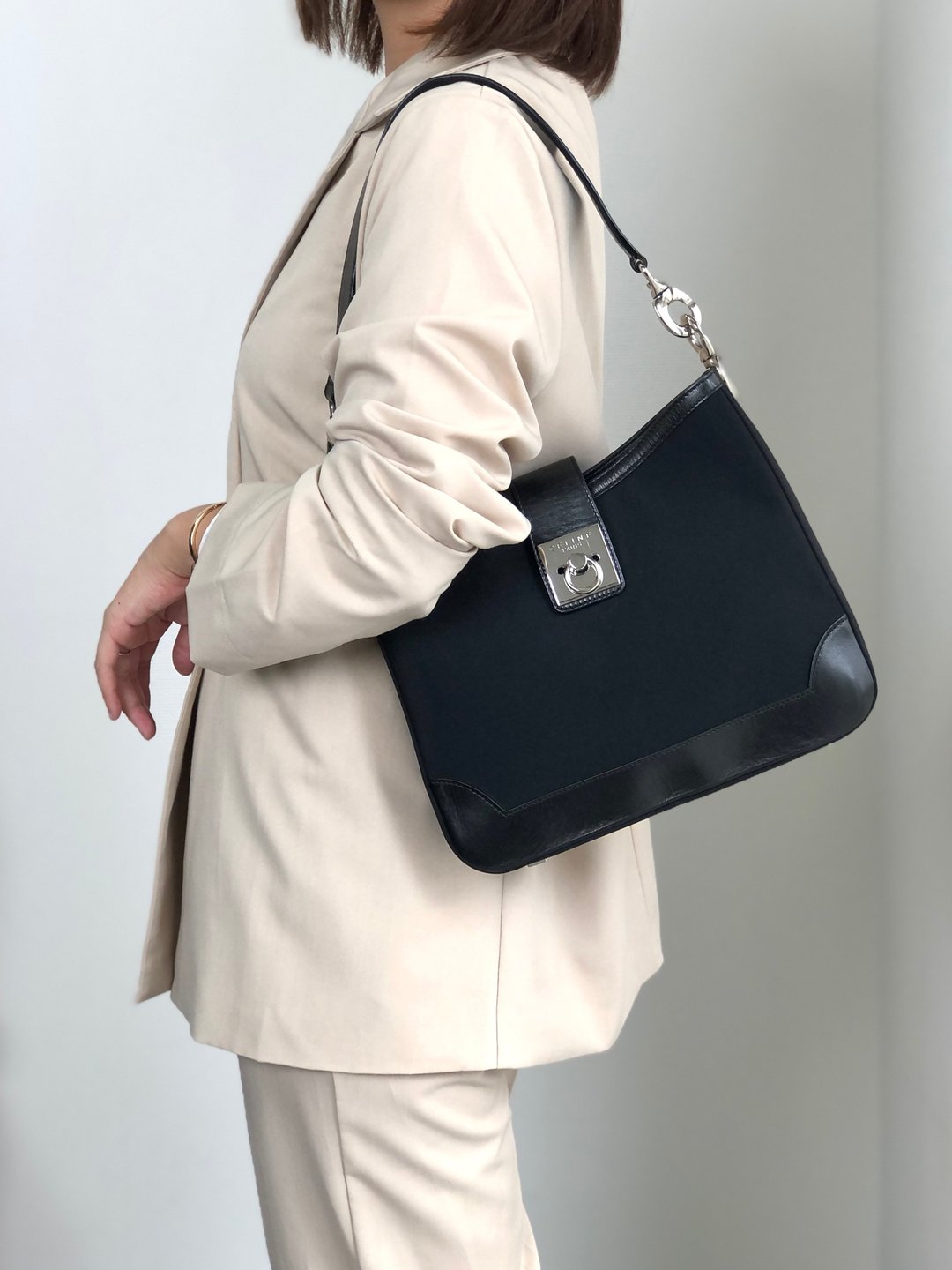 【日本直送 名牌中古包】CELINE  સેલિન (CELINE) 侧背包 黑色 Gancini 皮革 半肩背包 vintage 老品 4cxdup - 侧背包/斜挎包 - 真皮 黑色