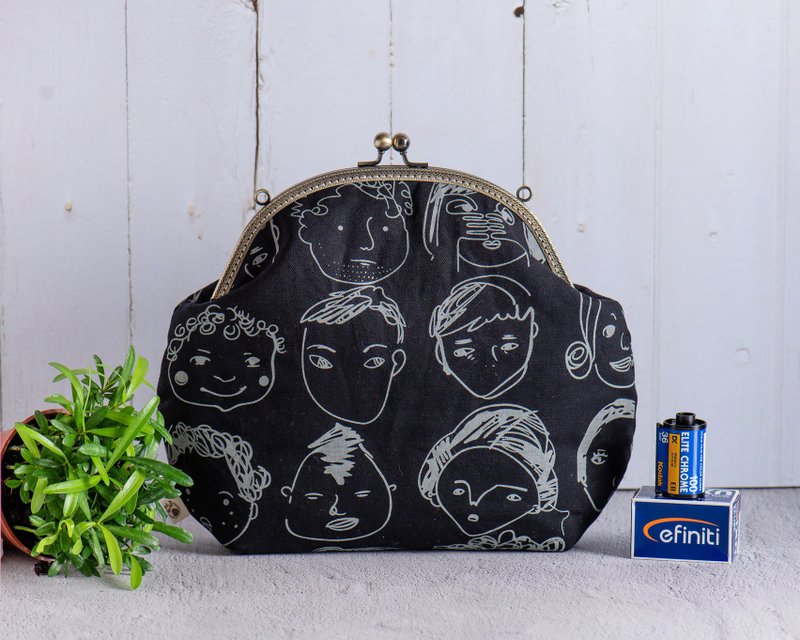 【素描脸谱-黑色】复古金属口金包-大款 #背包包 #花布 #特别 - 侧背包/斜挎包 - 棉．麻 黑色