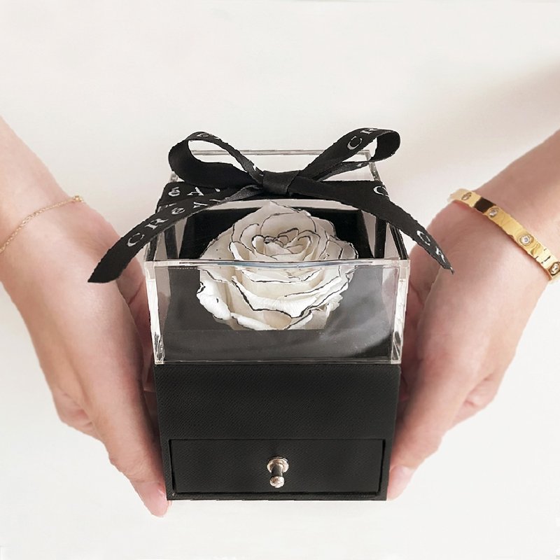 【CReAM】永生花礼盒小香风玫瑰花施华洛世奇项链 送礼/生日 - 项链 - 其他金属 