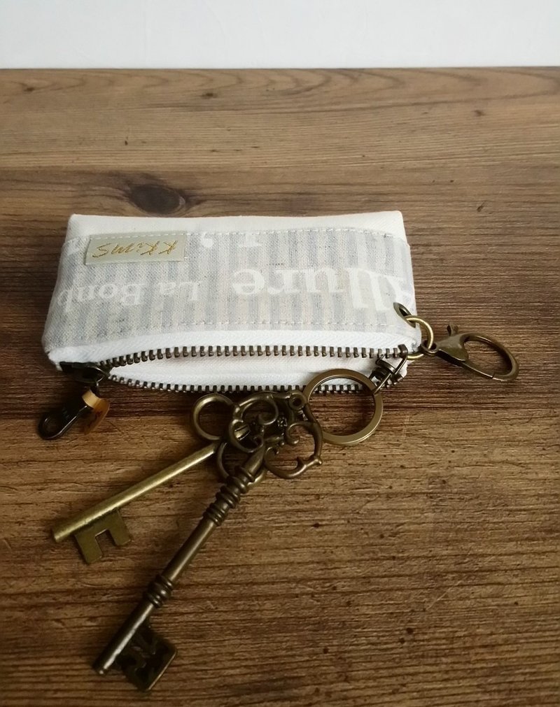 【KTG/三角砖钥匙包(小)】英文字 条纹 水蓝 日本帆布 - 钥匙链/钥匙包 - 棉．麻 蓝色