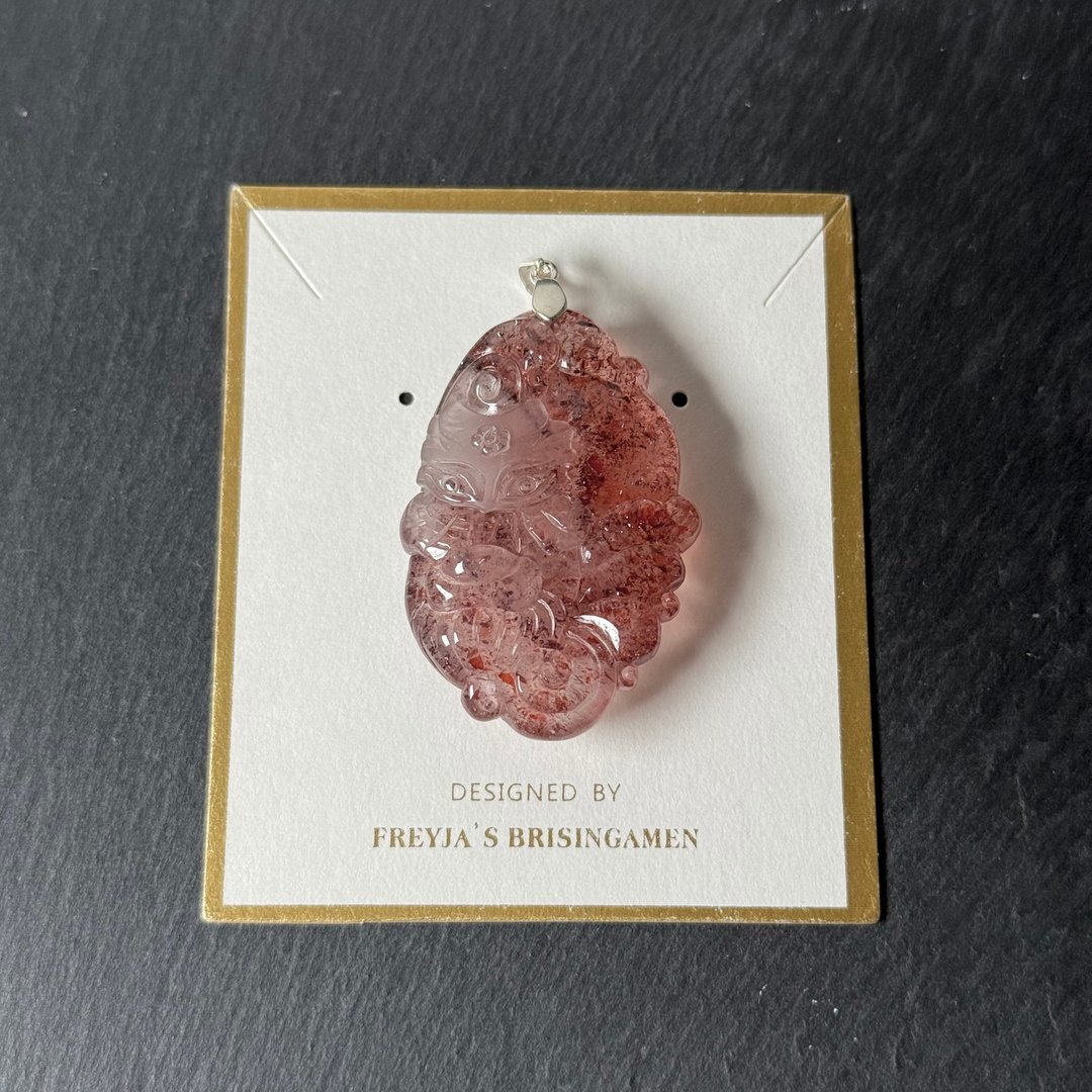 精品金草莓狐狐吊坠 - 吊饰 - 水晶 红色