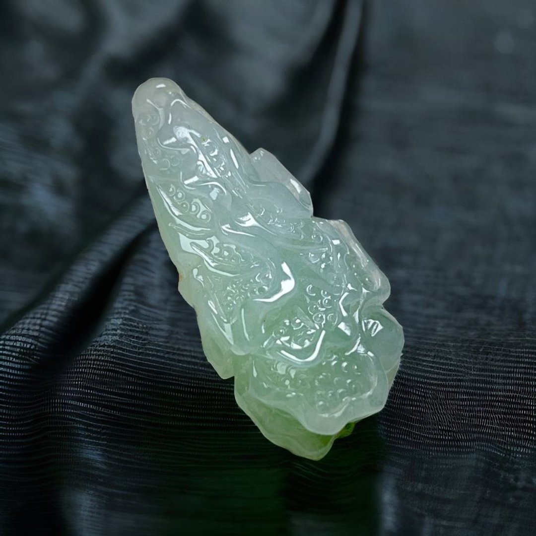 【摆财】冰绿翡翠巧雕白菜 | 天然缅甸玉A货翡翠 | 送礼 - 项链 - 玉石 透明