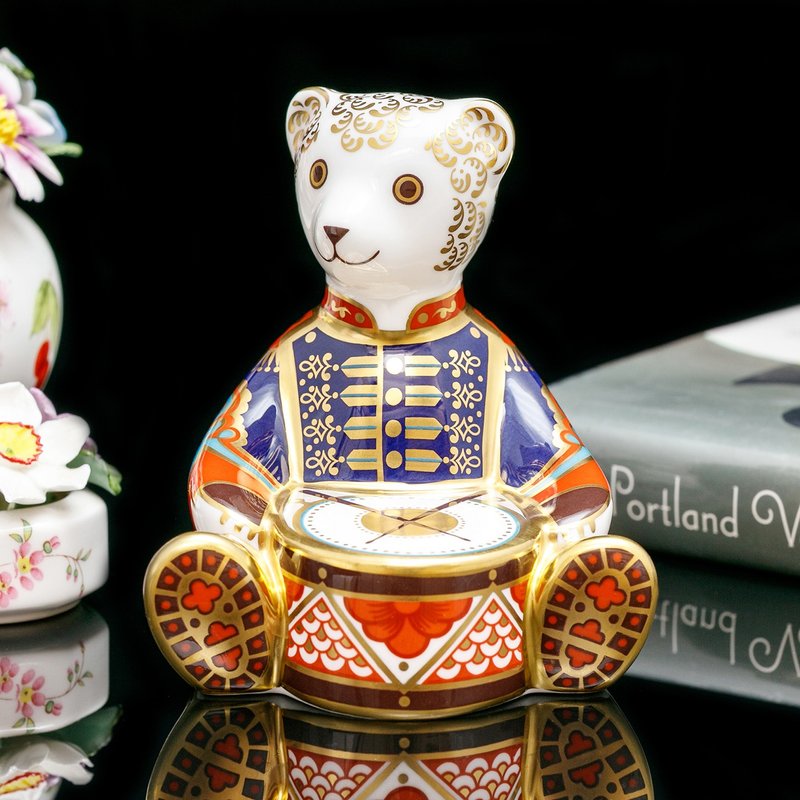 英国制Royal Crown Derby 1998可爱鼓手泰迪熊骨瓷伊万里纸镇装饰 - 玩偶/公仔 - 瓷 