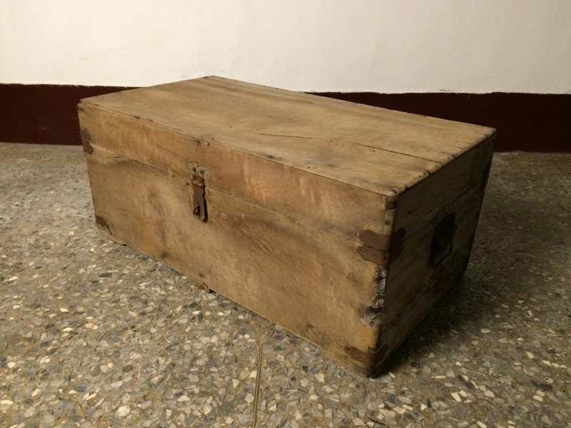 老樟木箱木盒木柜眷村酒箱茶几木桌书柜金工业风乡村杂货zakka北欧洲风黑胶新秘婚摄影ikea咖啡多肉复古道具美甲美睫美发 - 其他家具 - 木头 咖啡色