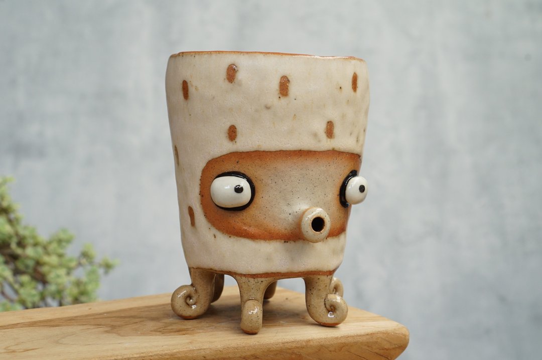 squid plant pot , octopus , handmade ceramic. cactus - 花瓶/陶器 - 陶 卡其色
