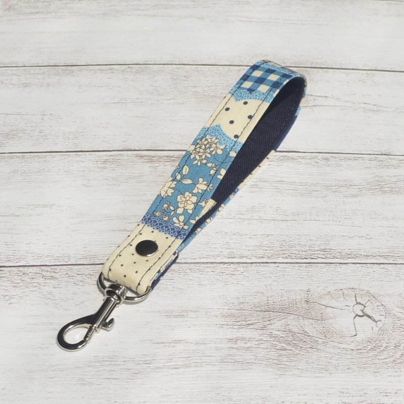格纹小花点点蓝腕带 手腕绳 钥匙扣腕带 手腕钥匙链 手腕钥匙扣 - 挂绳/吊绳 - 棉．麻 蓝色