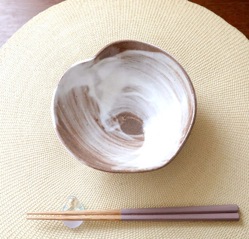 白化妆 刷毛目纹样的树叶钵 2 - 碗 - 陶 咖啡色