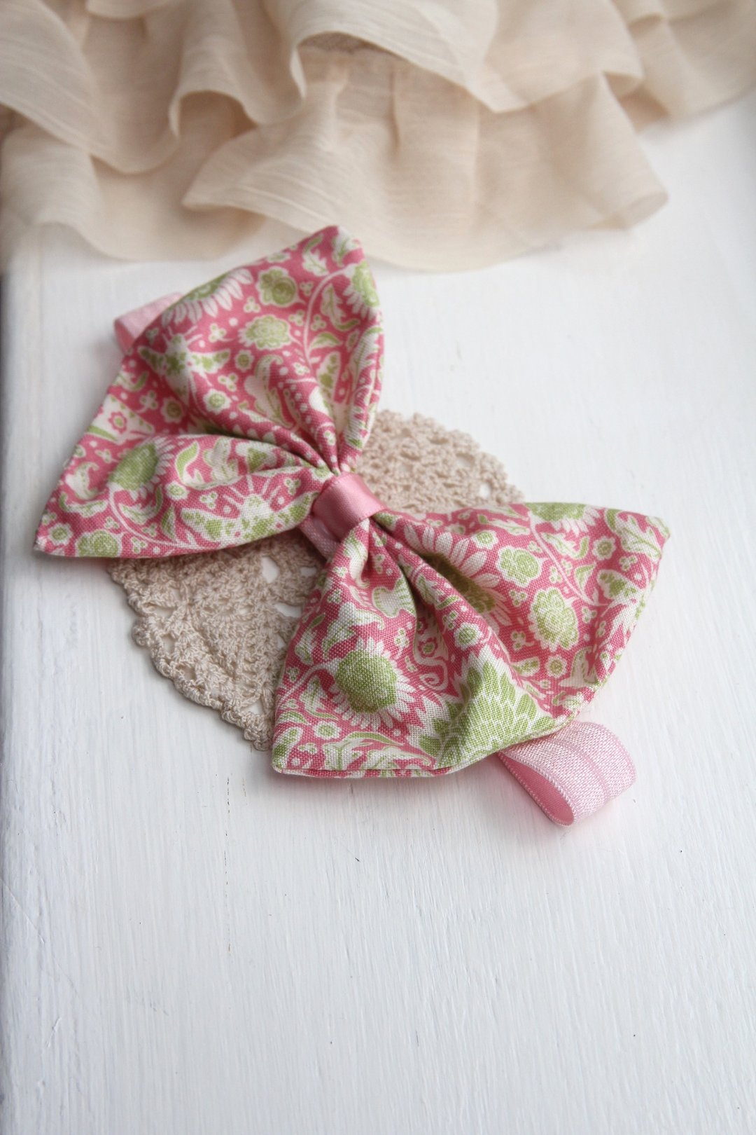 婴儿头带 宝宝头带 婴儿头饰 初生头带 Baby Headband Newborn Headband 头饰 弥月礼物 弥月头饰 百日宴头饰 周歳生日礼物 初生拍摄 摄影道具 婴儿摄影道具  (20种布花款式可选) - 围嘴/口水巾 - 棉 粉红色