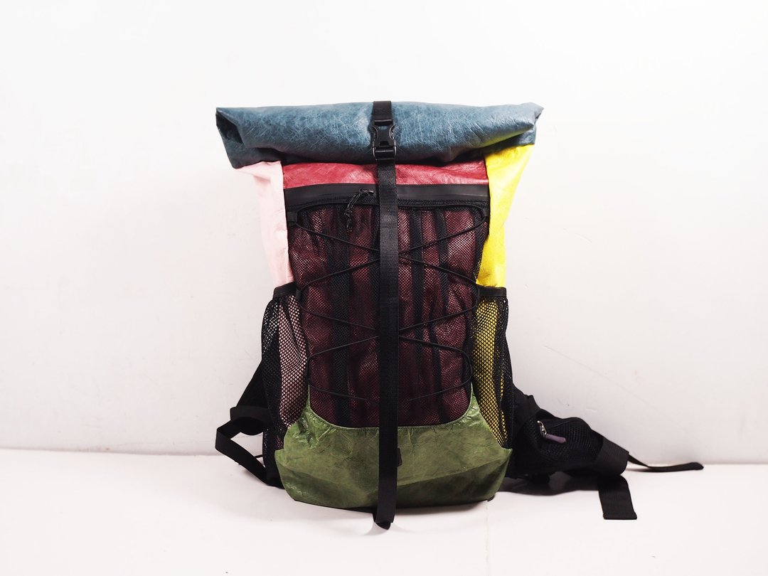 糖果系:  (新版型) 6dots Tyvek 登山包 40L 55L背包 露营 登山 - 后背包/双肩包 - 防水材质 多色