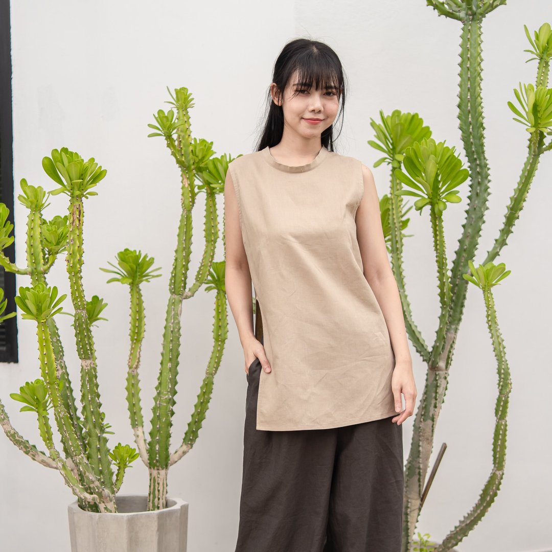 Natural Linen Sleeveless Long Top with one side slit detail - Khaki - 女装上衣 - 亚麻 卡其色