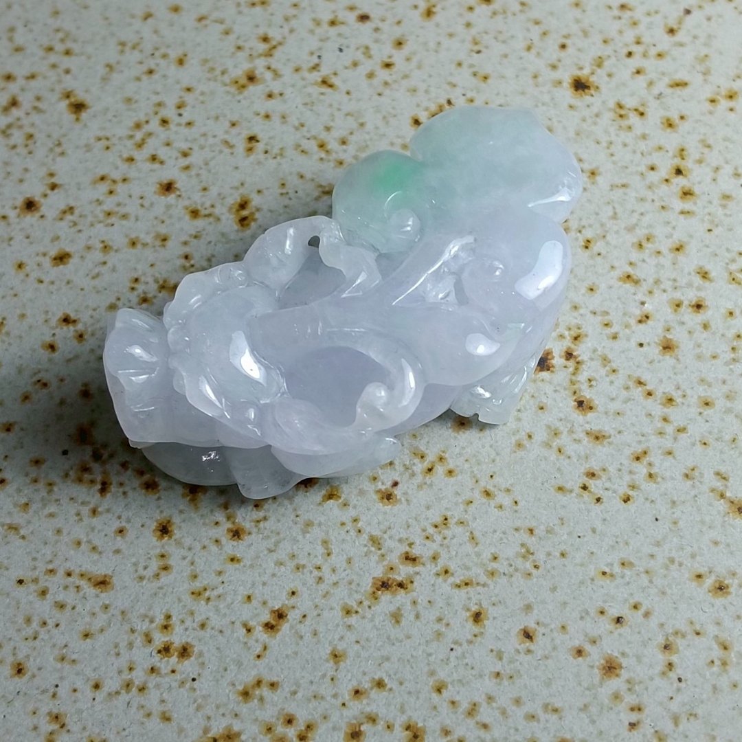 J0120天然翡翠A货 . 冰糯白底阳绿如意灵芝貔貅.招财健康.挂饰. - 摆饰 - 玉石 