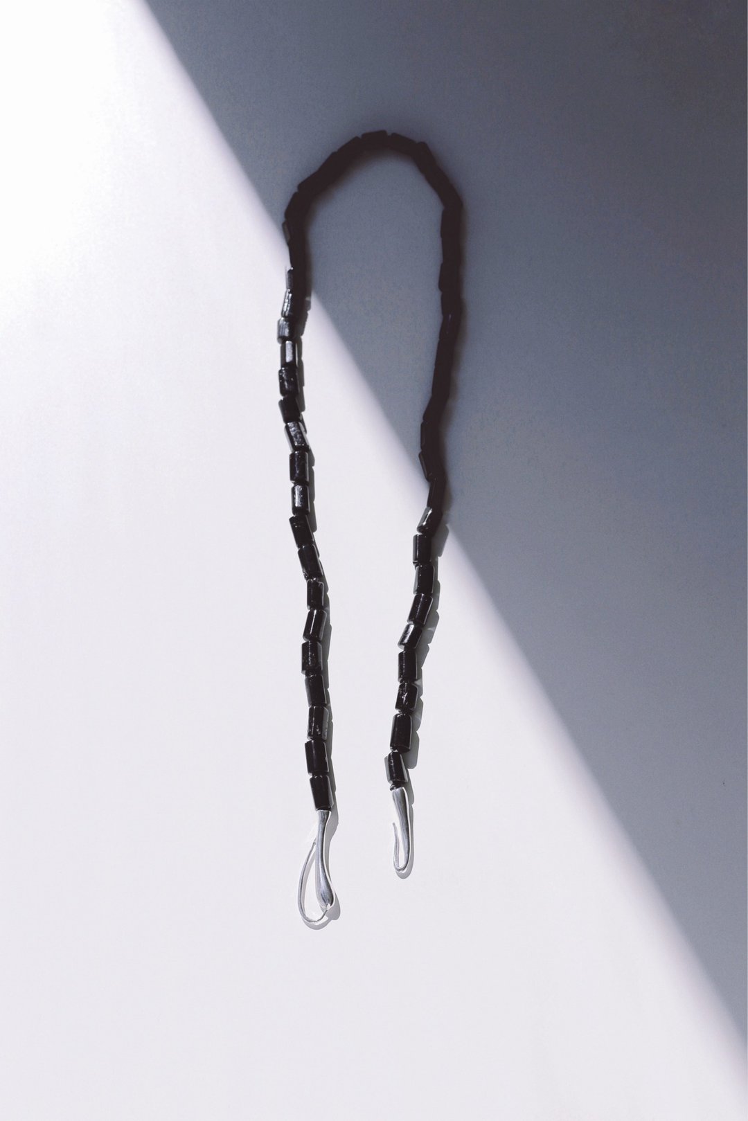 Through Stone Necklace 穿石项链 - 项链 - 宝石 多色