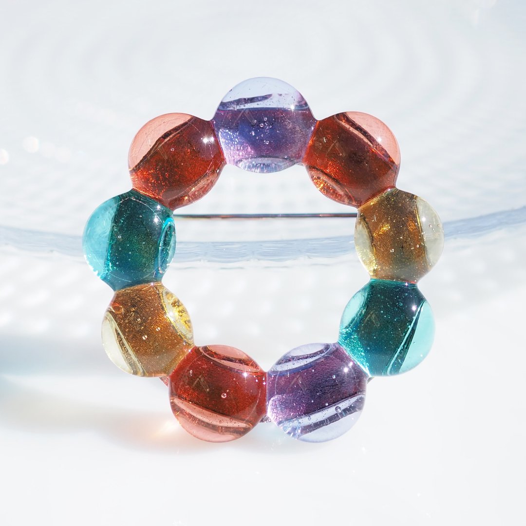 [Rainbow] Glass wreath (Rice [Pastel]) Brooch [Made to order] - 胸针 - 玻璃 多色