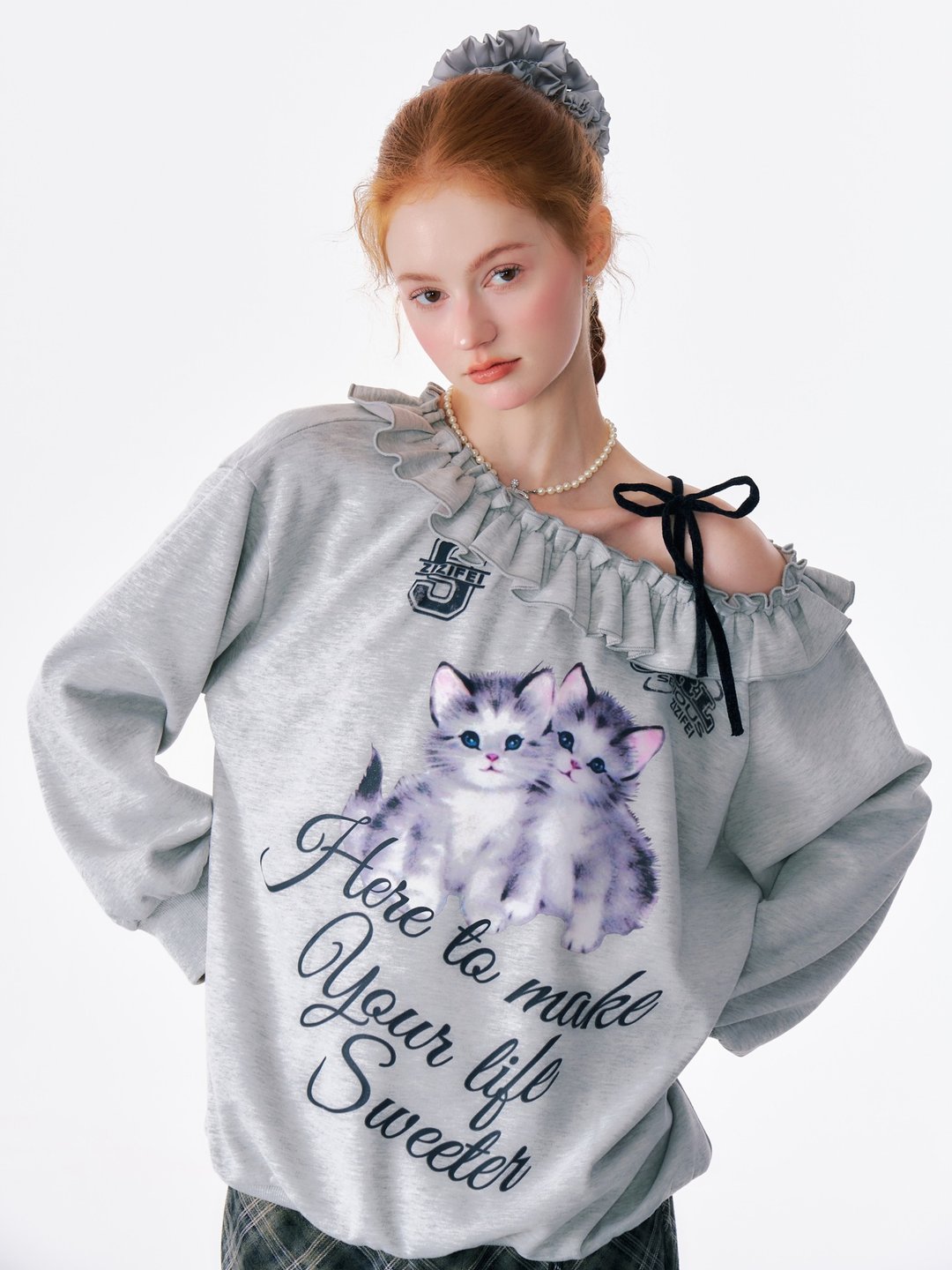 ziziFei秋冬季美式复古设计感斜肩宽松慵懒风猫咪印花露肩卫衣女 - 女装上衣 - 其他材质 灰色