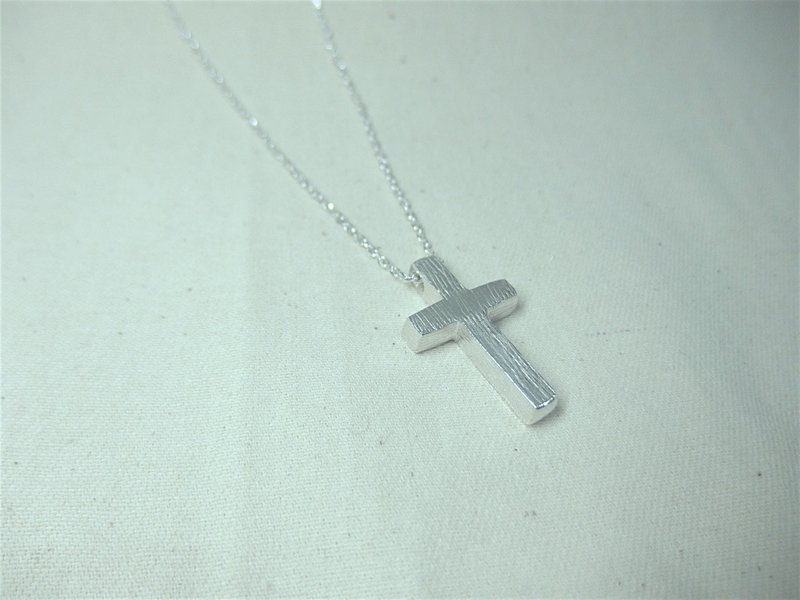 ALittletrip 手作纯银树纹十字架项链(大) necklace silver - 项链 - 纯银 银色